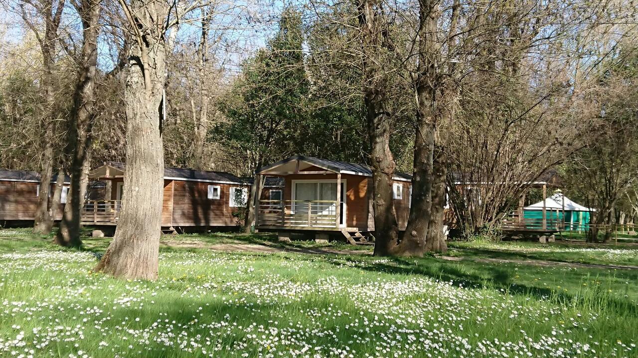 Camping Du Lion บูร์ก-แซ็ง-ต็องเดอ็อล ภายนอก รูปภาพ