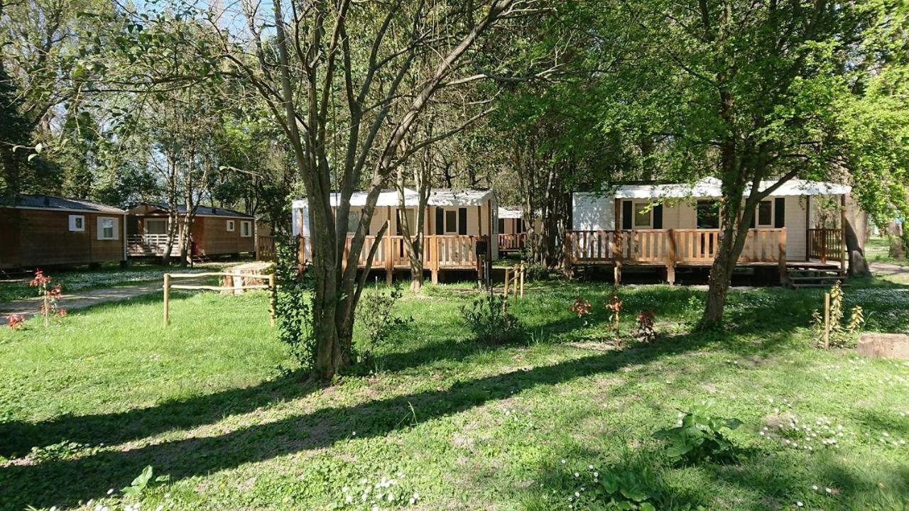 Camping Du Lion บูร์ก-แซ็ง-ต็องเดอ็อล ภายนอก รูปภาพ