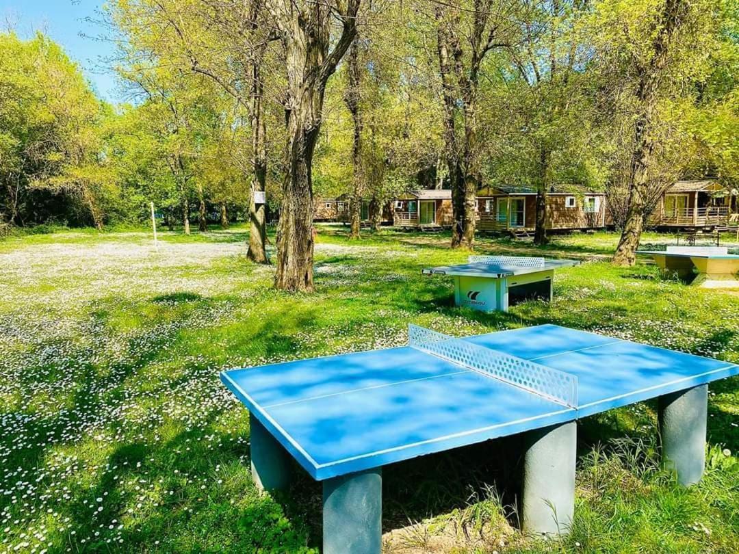 Camping Du Lion บูร์ก-แซ็ง-ต็องเดอ็อล ภายนอก รูปภาพ