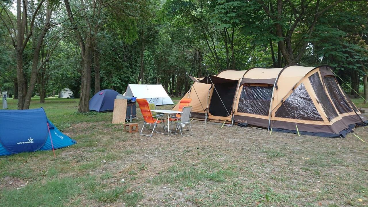 Camping Du Lion บูร์ก-แซ็ง-ต็องเดอ็อล ภายนอก รูปภาพ