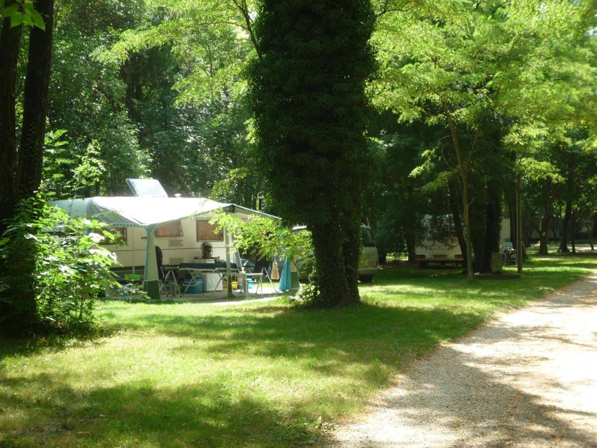 Camping Du Lion บูร์ก-แซ็ง-ต็องเดอ็อล ภายนอก รูปภาพ